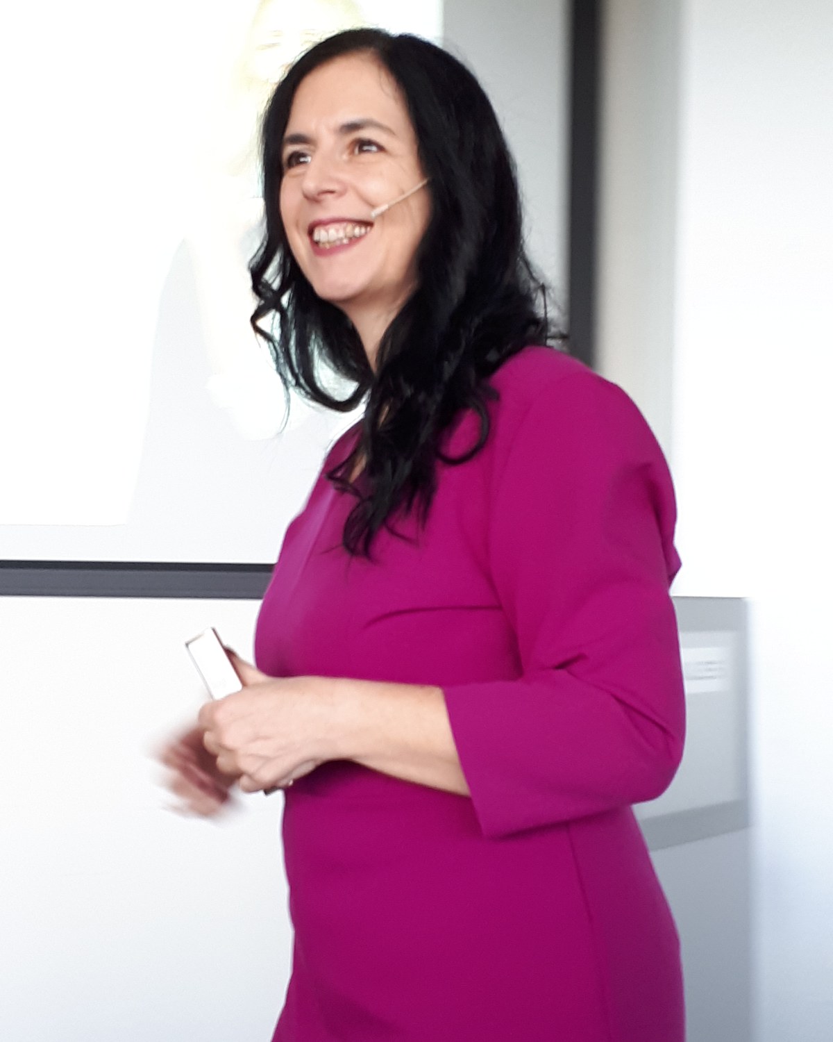 Iris Irbah als Trainerin und Speakerin